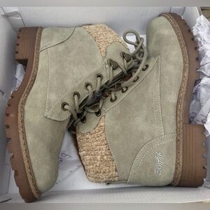 Blowfish Malibu Womens Boots Size 8.5 Olive Green Ruthey Vegan Faux Leather nwot